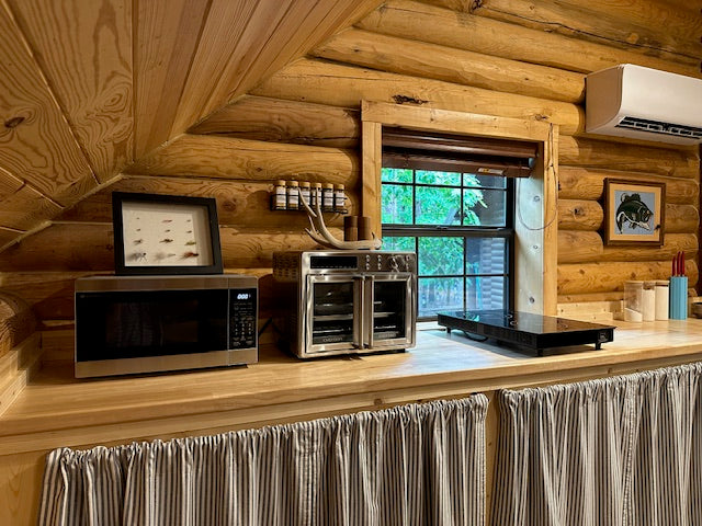 The Smallmouth Bunkhouse at Flint Ridge Resort on the Illinois River